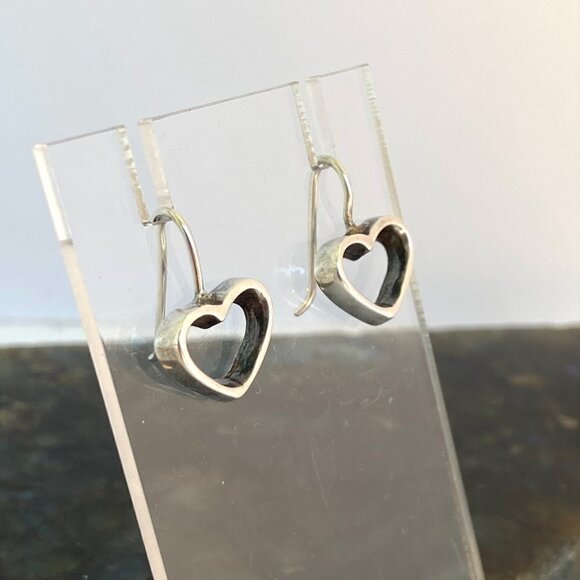 Sterling Silver 925 0.75" Simplistic Open Heart Dangle Earrings - Picture 4 of 16